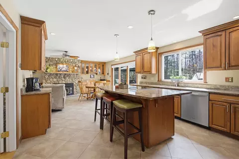 Kitchen - 17 Dudley Rd, Brentwood, NH 03833 photo 3 of 3