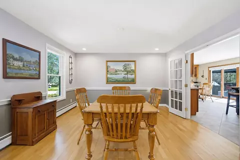 Dining - 17 Dudley Rd, Brentwood, NH 03833 photo 2 of 3