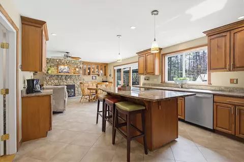 Kitchen - 17 Dudley Rd, Brentwood, NH 03833 photo 3 of 3
