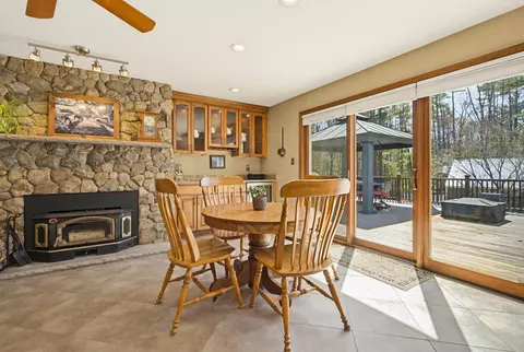 Dining - 17 Dudley Rd, Brentwood, NH 03833 photo 1 of 3