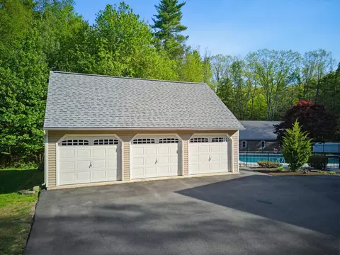Exterior - 17 Dudley Rd, Brentwood, NH 03833 photo 12 of 15
