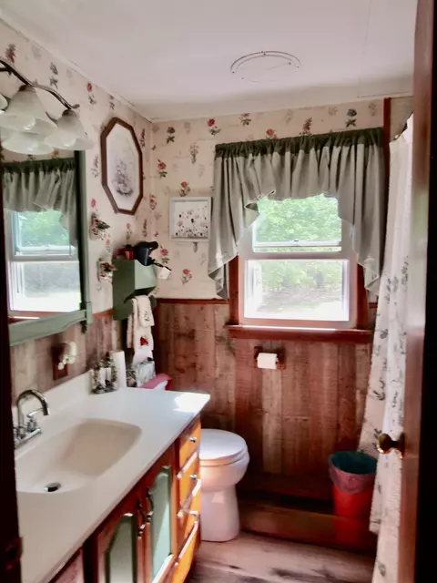 Bath - 95 Albany Ave, Bartlett, NH 03812 photo 1 of 1
