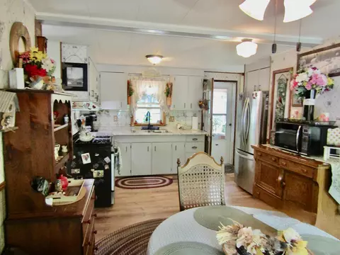 Kitchen - 95 Albany Ave, Bartlett, NH 03812 photo 2 of 2