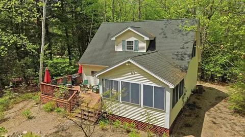73 Saint Moritz St, Moultonborough, NH 03254