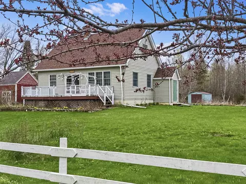 Exterior - 347 River Rd, Canaan, VT 05902 photo 4 of 7