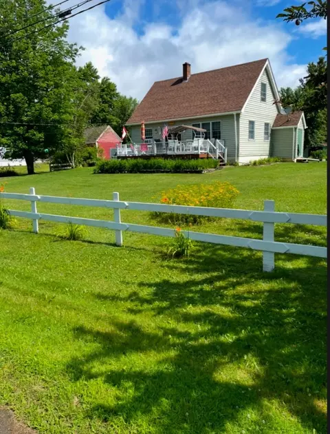 347 River Rd, Canaan, VT 05902
