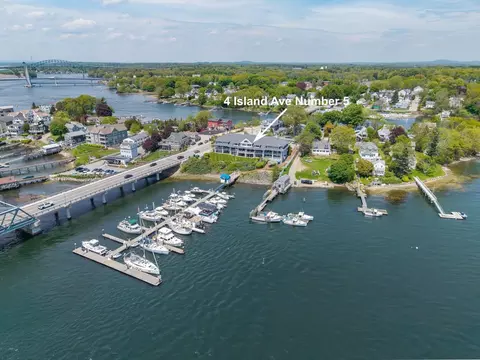 4 Island Ave #5, Kittery, ME 03904
