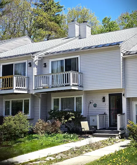 69 Birch Glen Dr # 7, Bennington, NH 03442