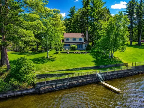 1254 Bluff Rd, Newport, VT 05855
