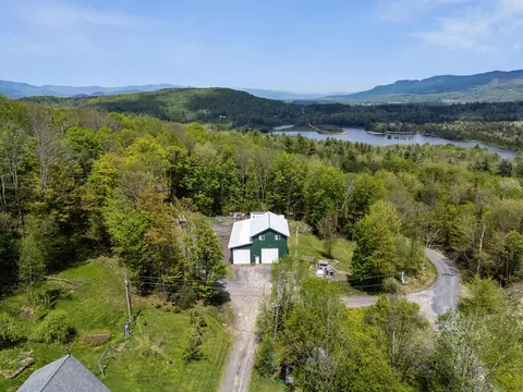 251 Doe Rd, Warren, VT 05674