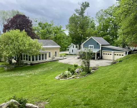 59 East St, Middletown Springs, VT 05757