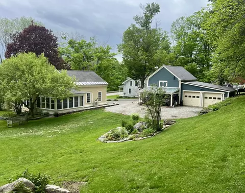 59 East St, Middletown Springs, VT 05757