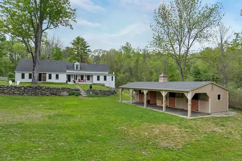 52 Lyford Rd, Brookfield, NH 03872