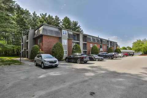 7 Blackstone Dr #36, Nashua, NH 03063