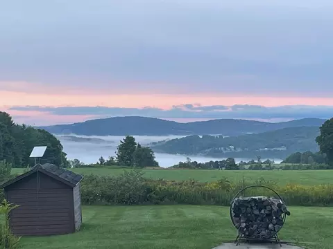 586 Old Coach Rd, Lyndonville, VT 05851