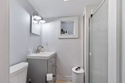 Bath - 28-30 Thorwald Ave, Hampton, NH 03842 photo 2 of 3