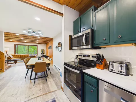 Kitchen - 774 E Mountain Rd #E6, Killington, VT 05751 photo 4 of 4