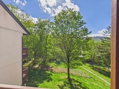 Exterior - 774 E Mountain Rd #E6, Killington, VT 05751 photo 5 of 9