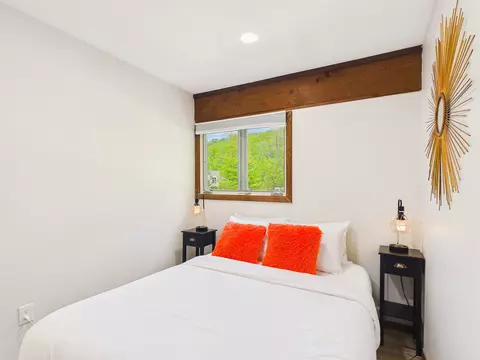 Bedroom - 774 E Mountain Rd #E6, Killington, VT 05751 photo 2 of 10