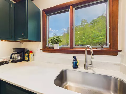 Kitchen - 774 E Mountain Rd #E6, Killington, VT 05751 photo 3 of 4