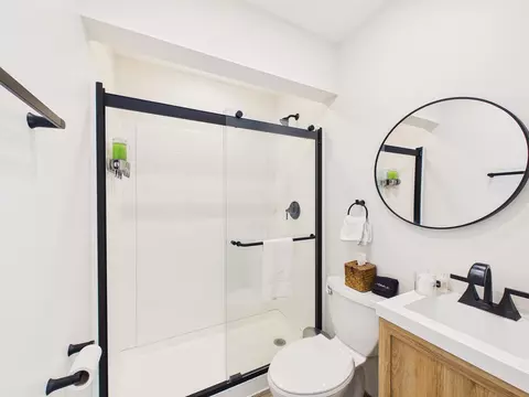 Bath - 774 E Mountain Rd #E6, Killington, VT 05751 photo 5 of 6