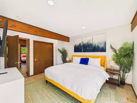 Bedroom - 774 E Mountain Rd #E6, Killington, VT 05751 photo 8 of 10