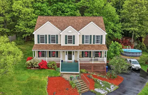13 Jump Ln, Hudson, NH 03051
