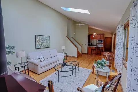 311 Paquette Ave, Manchester, NH 03104