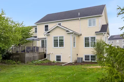 37 Tabor Pl, South Burlington, VT 05403