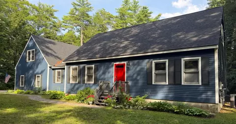 6 Percy Dr, Wolfeboro, NH 03894