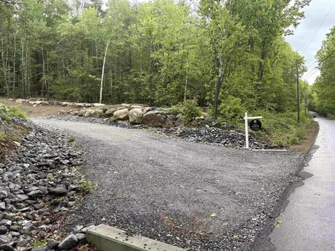 21 Leach Hill Rd # -2, Goffstown, NH 03045