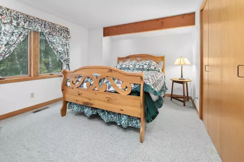 Bedroom - 6 Old Ridge Rd, Winhall, VT 05340 photo 8 of 11