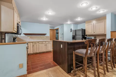Kitchen - 6 Old Ridge Rd, Winhall, VT 05340 photo 2 of 2