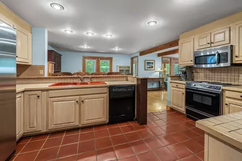 Kitchen - 6 Old Ridge Rd, Winhall, VT 05340 photo 1 of 2