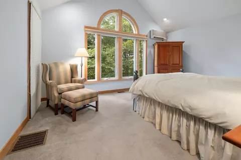 Bedroom - 6 Old Ridge Rd, Winhall, VT 05340 photo 1 of 11