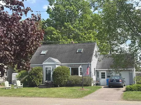 27 Browe Ct, Burlington, VT 05408