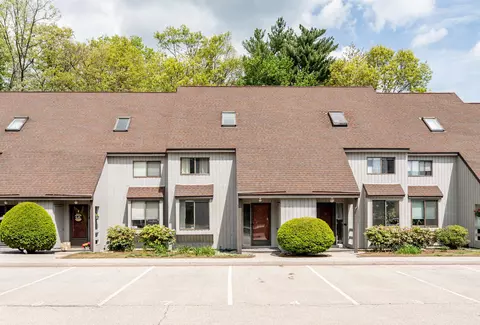 4 Harwich Ct, Merrimack, NH 03054