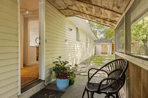 Exterior - 2 Bayberry Ln, Hampton, NH 03842 photo 4 of 18