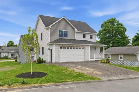 7 Buker St, Nashua, NH 03064
