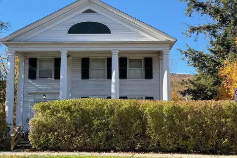 113 N Main St, Wallingford, VT 05773