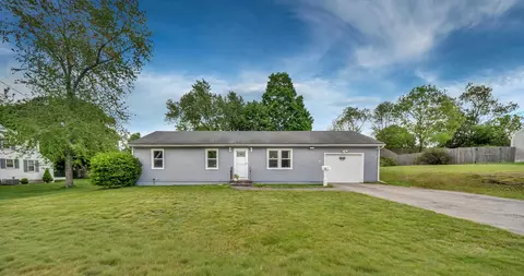 17 Willey St, Rochester, NH 03867