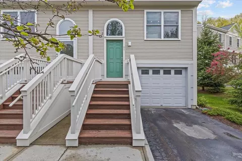 47 Finch Ct, South Burlington, VT 05403