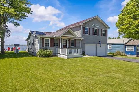 230 Lakewood Dr, Swanton, VT 05488