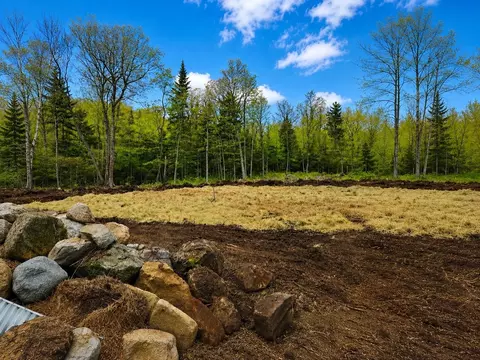 270 Bergabhang Dr #270, Stamford, VT 05352