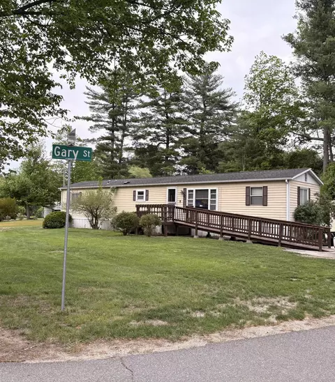 11 Gary St, Nashua, NH 03062