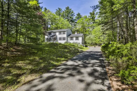 69 Stowell Rd, Bedford, NH 03110