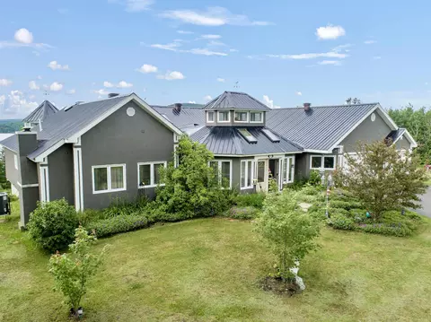 128 Fuller Dr, Canaan, VT 05903
