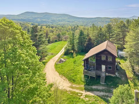 920 Quarterline Rd, Clarendon, VT 05759