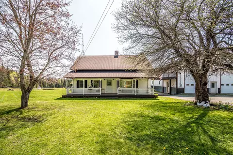 472 Shores Hill Rd, Granby, VT 05840
