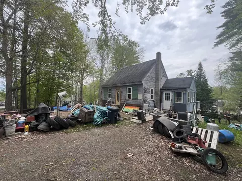 43 Pinewood Ave, Bethlehem, NH 03574